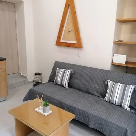 Apartment Roidis -close To