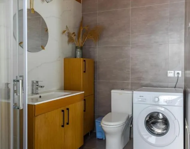 Roidis -close To * Χανιά