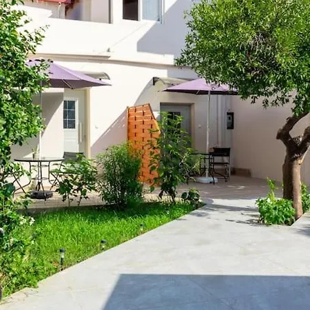 Roidis -close To Apartman Hriszí Aktí Haniá